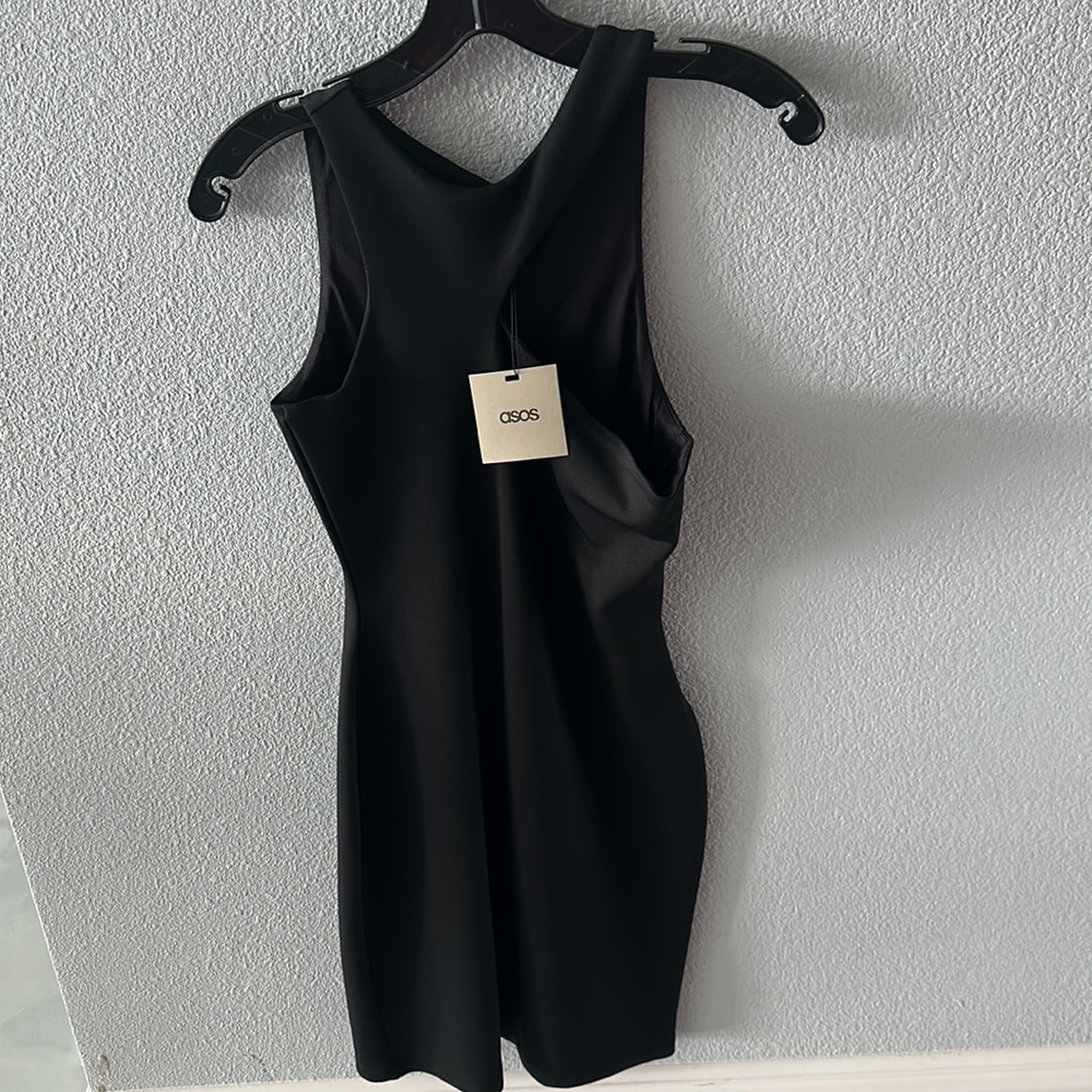 ASOS asymmetrical neckline dress 👗 - Picture 3 of 6